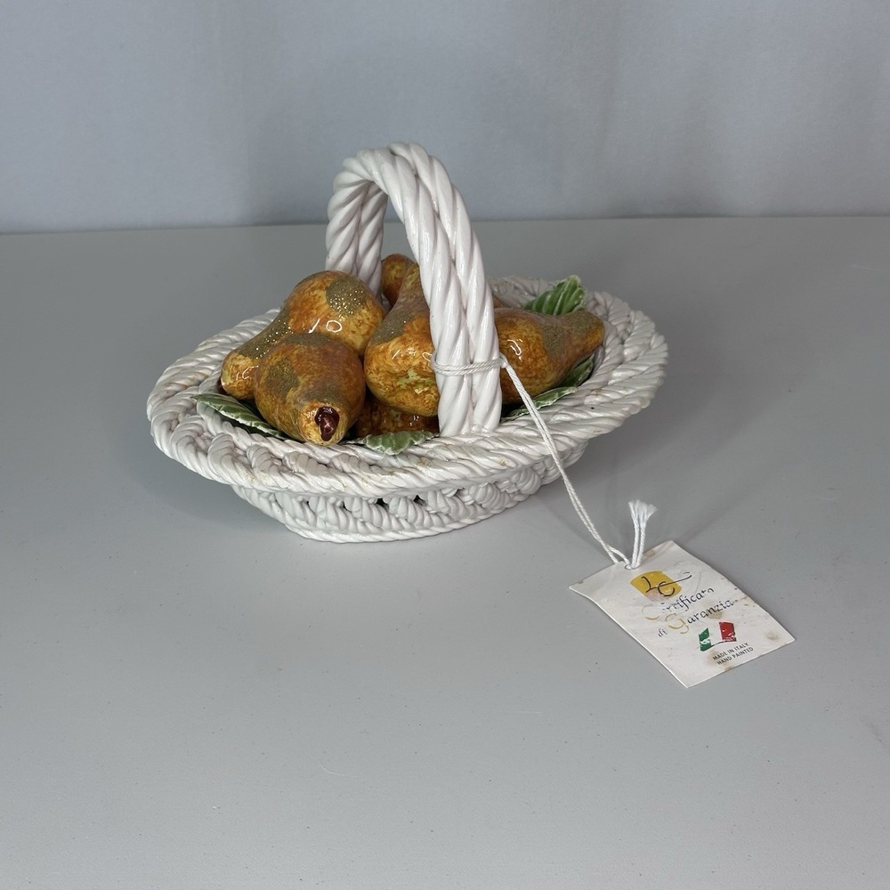 NEW Vintage Lanzarin Hand Made in Italy Woven White Basket of Pears Tag Discolor